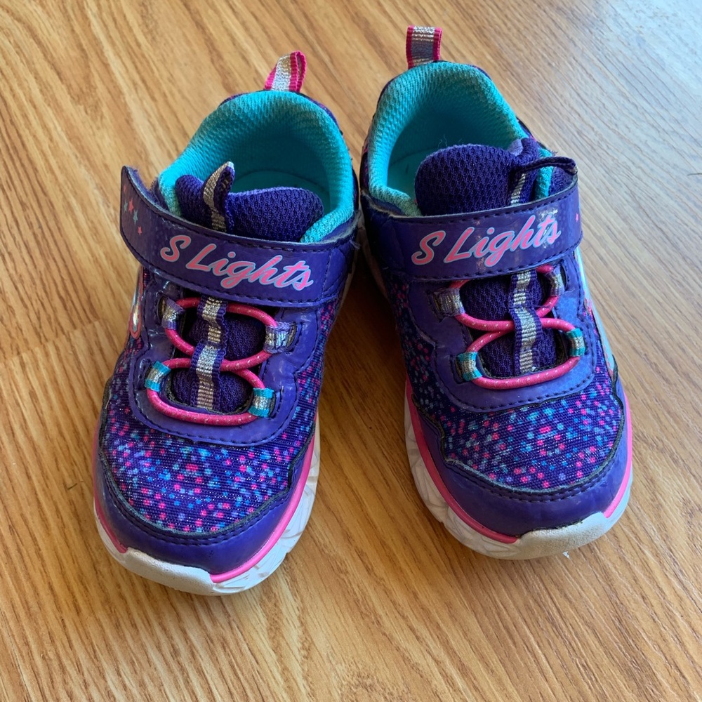 Toddler girl Skechers S Lights size 6
